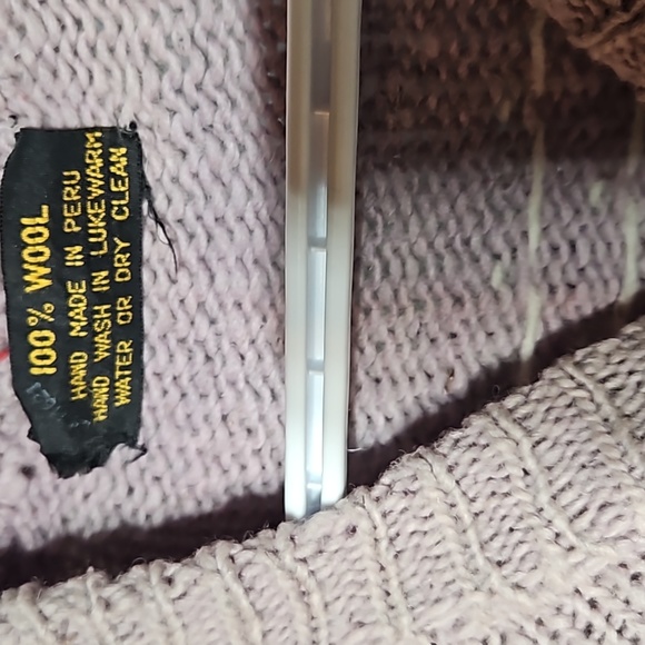 Rare Peruvian Handmade Wool Sweater - Picture 5 of 5